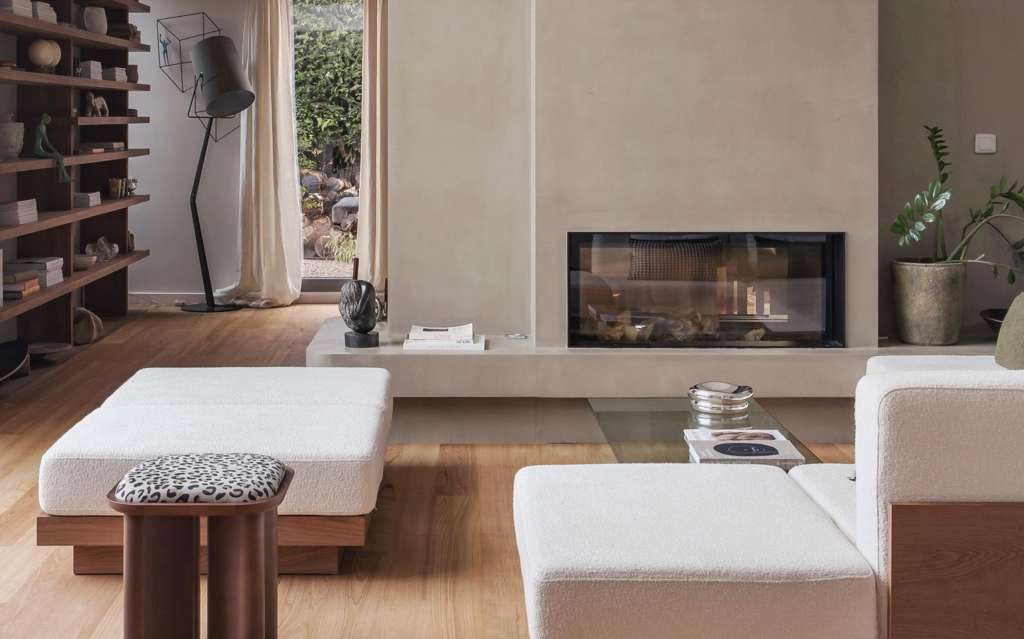 Sélection Caldeira – Gabrielle Paris : Tables, Consoles & Chaises - Maison Caldeira