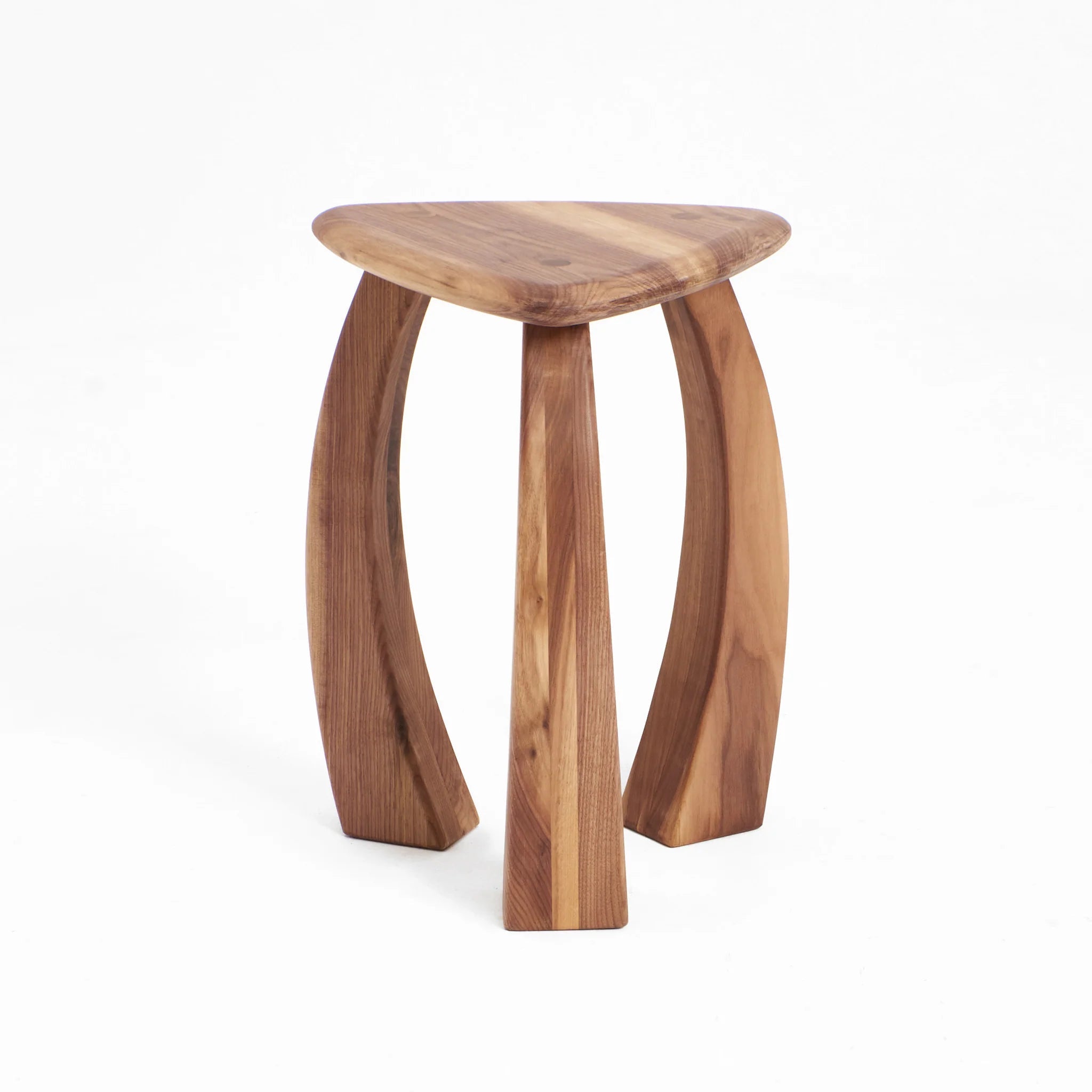 Arc de Stool '52 – Table d’Appoint Sculpturale en Noyer Massif - Maison Caldeira