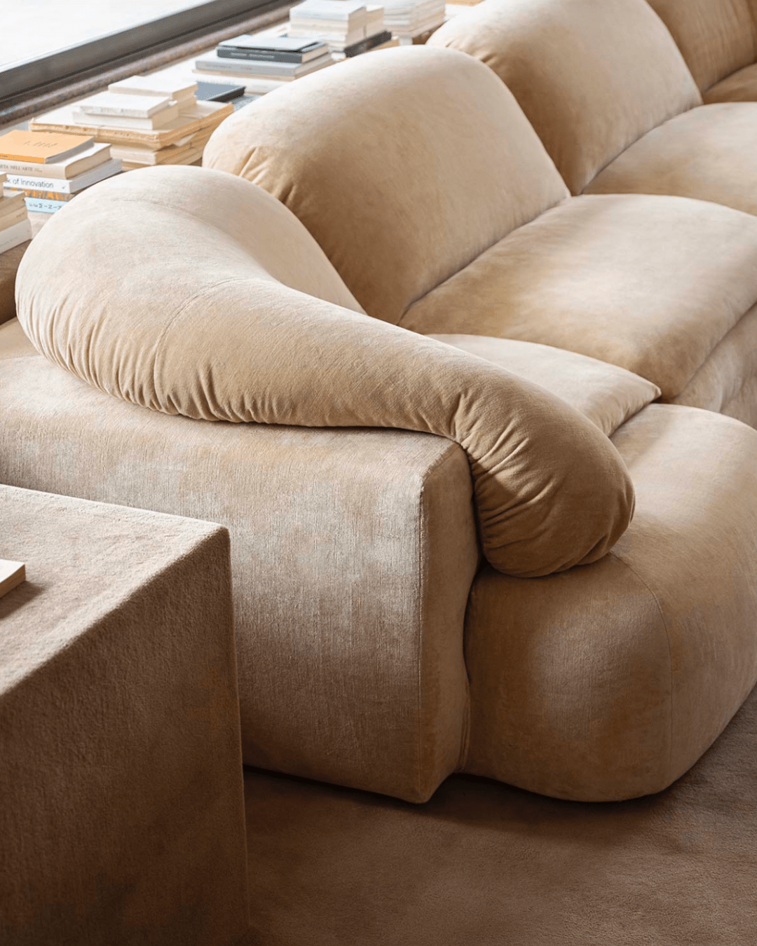 Canapé modulable Butter – Faye Toogood x Tacchini Furniture - Maison Caldeira - Design Italien - Maison Caldeira