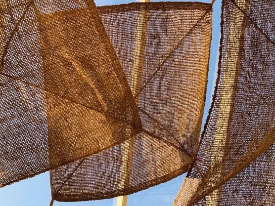 L'abat-jour triangulaire Coco Shade - Naturel - 350x350 - Bazar Bizar - Méditerranée - Maison Caldeira