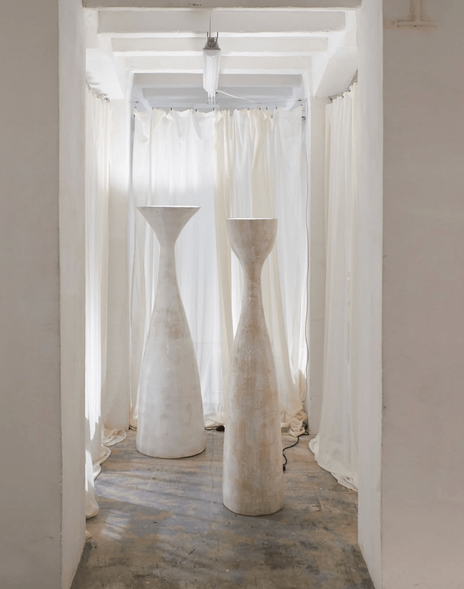 Lampadaire Melides N°1 en Céramique Blanc Cassé - Maison Caldeira