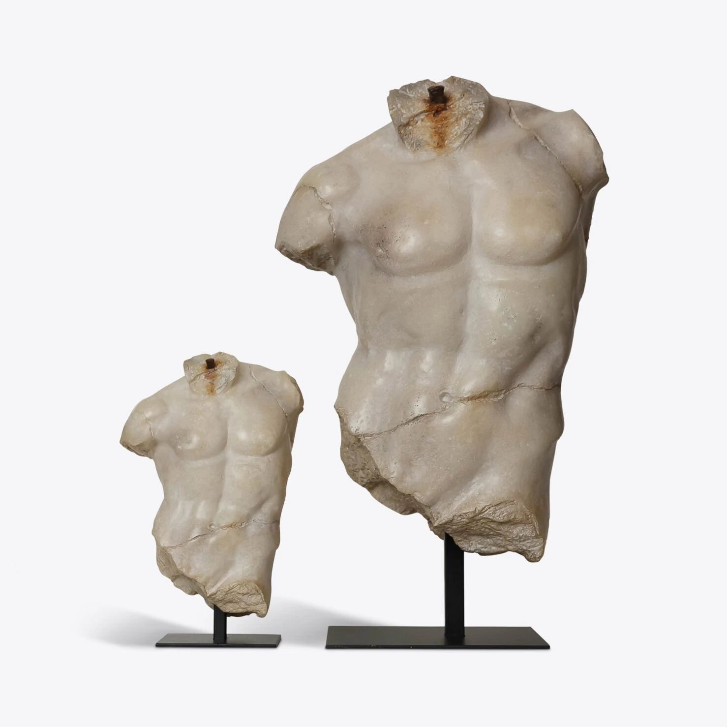 Large Maximillian Torso – Sculpture Homme Classique en Résine effet Plâtre Antique - Caldeira