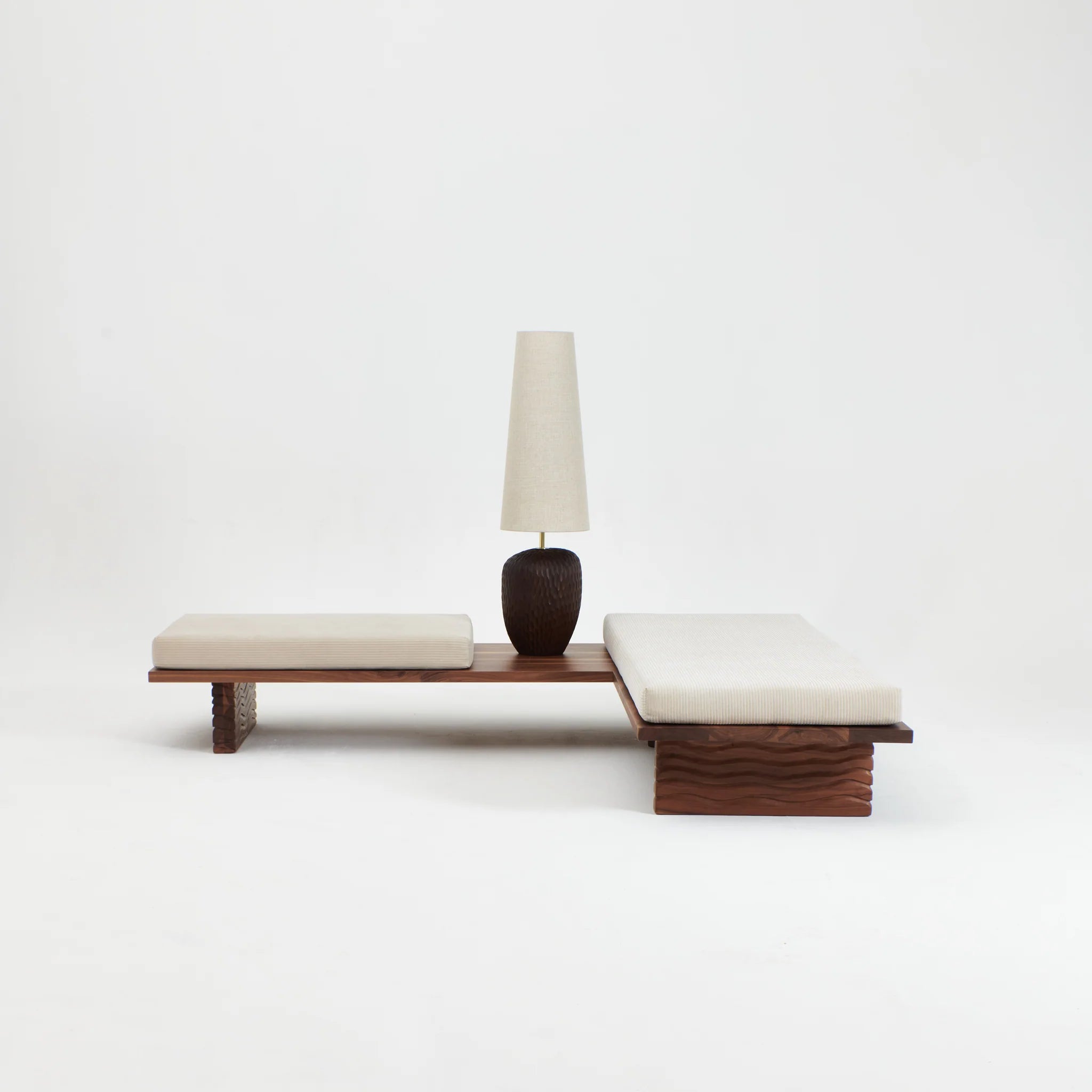 Méridienne Nazaré L - Noyer sculpté (Copie) - Maison Caldeira