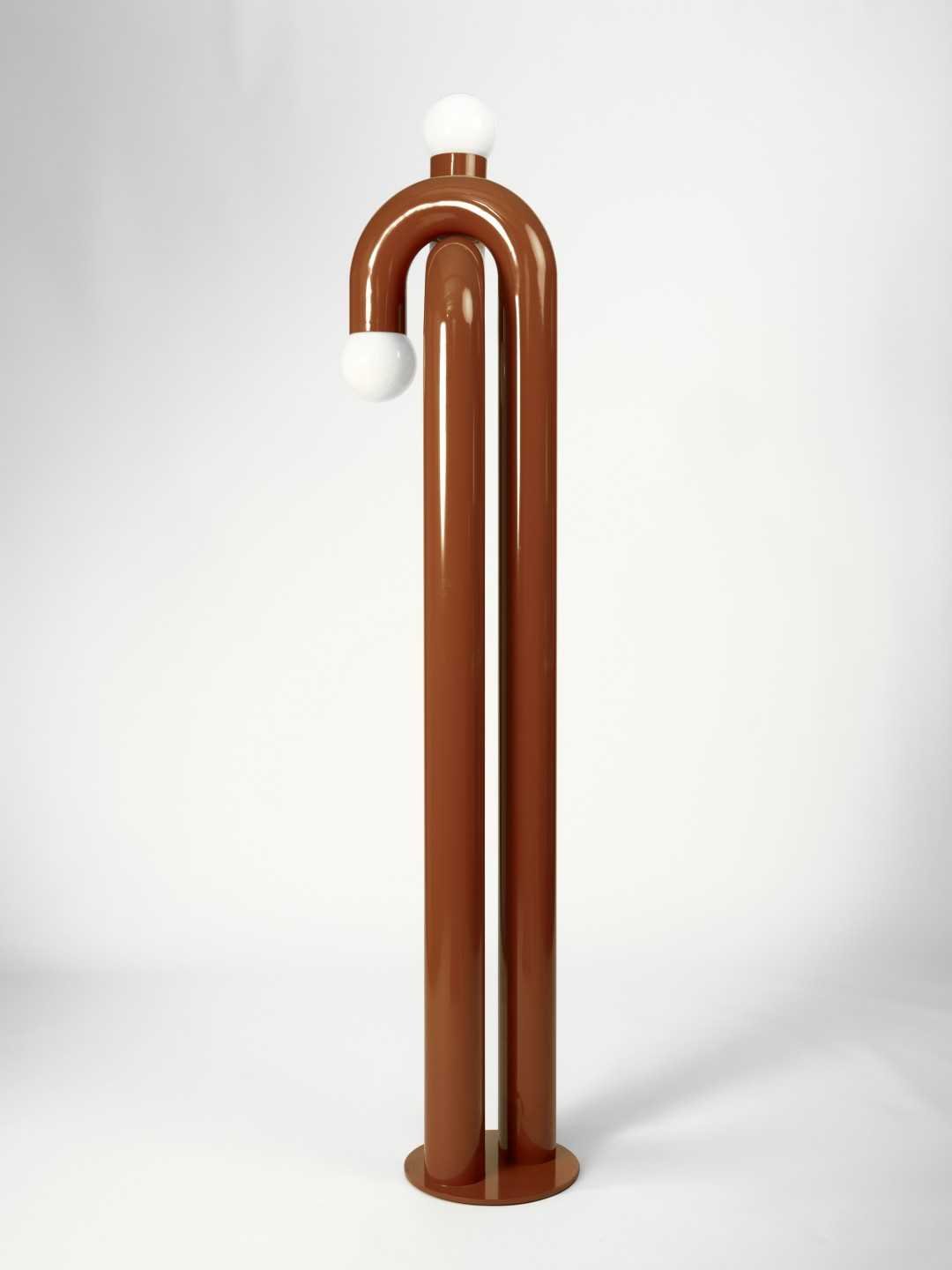 Modulation Marron – Axel Chay | Lampadaire Sculptural Design - Caldeira