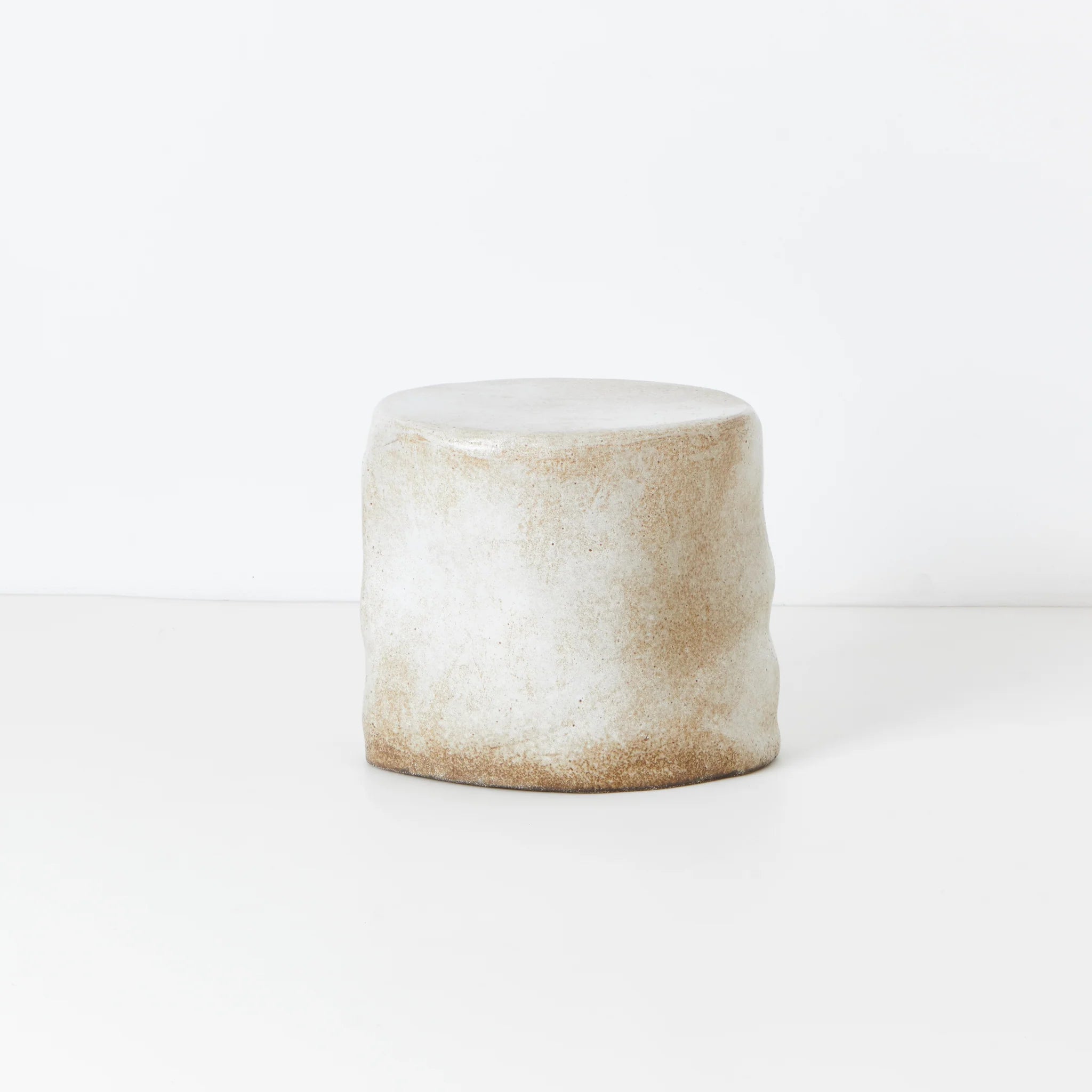 Petite table d'appoint en céramique - Ivoire - Maison Caldeira