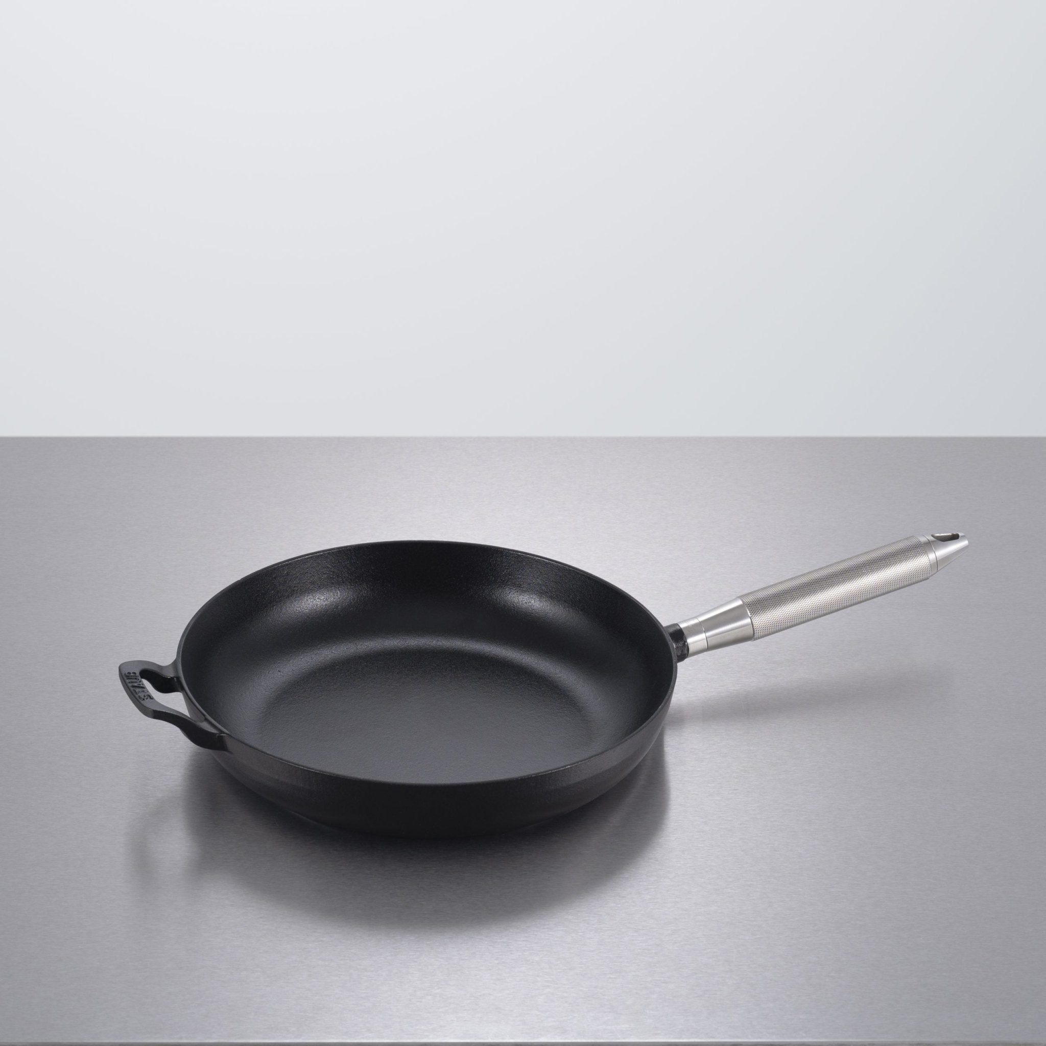 Poêle à frire Staub - Buster and punch - Design Contemporain - Maison Caldeira
