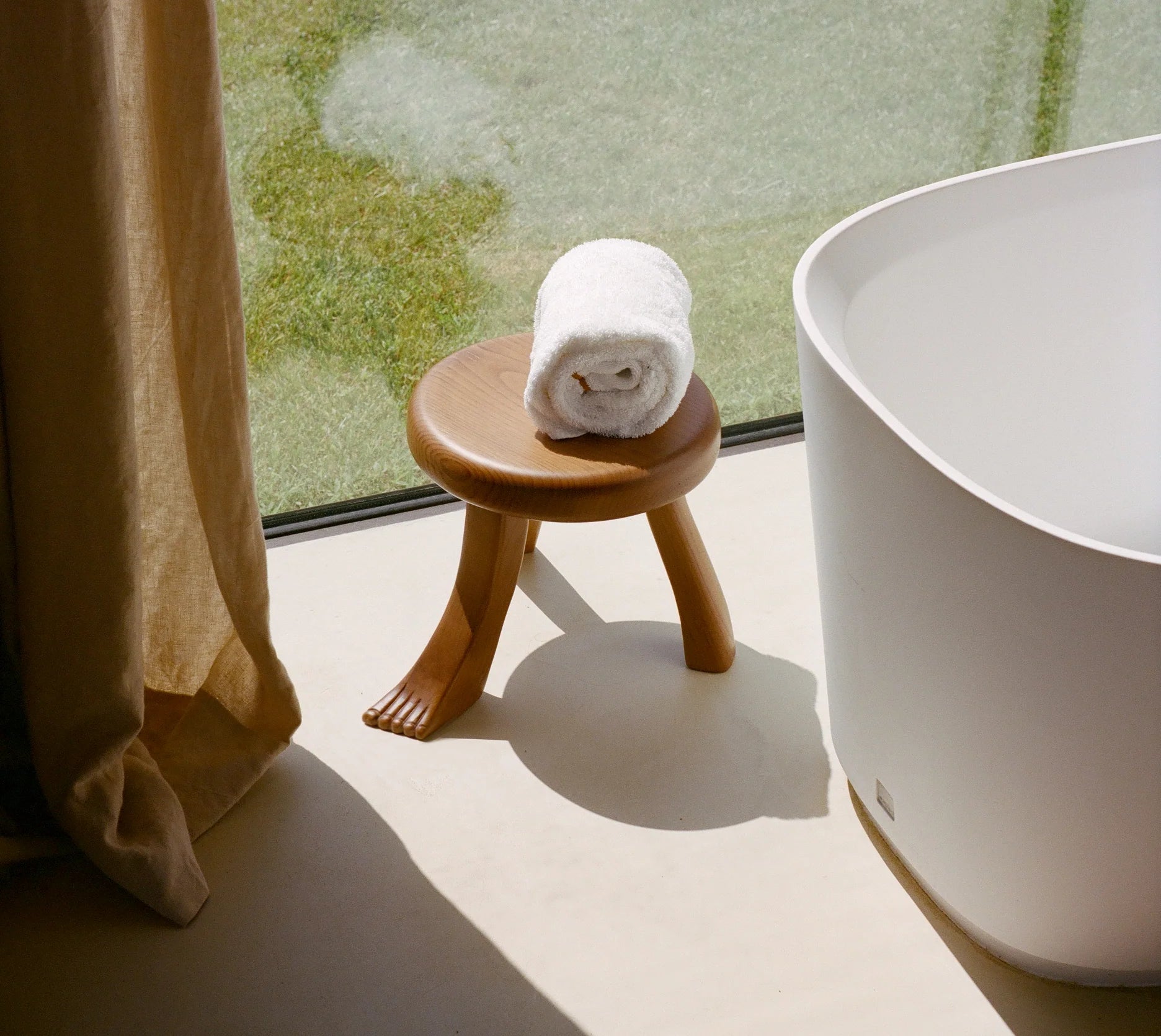 Tabouret Foot Stool en Châtaignier Massif - foncé - Maison Caldeira