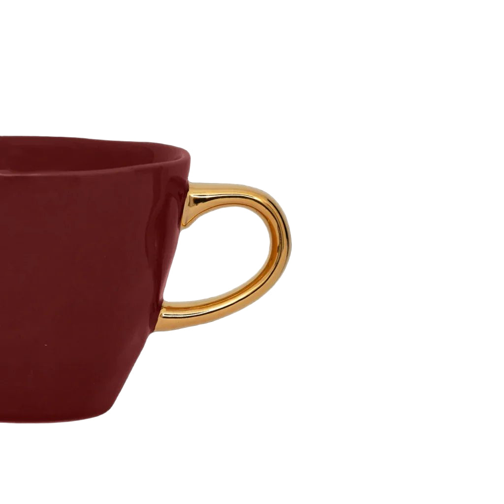Tasse de café épicé aux pommes du matin - Caldeira