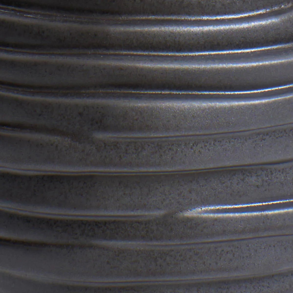 Vase Alfonso en Grès Sculpté - Noir - Maison Caldeira