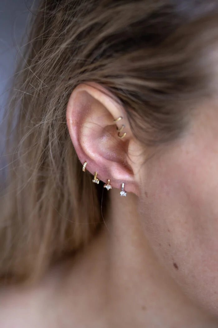 Boucle d’oreille la prétentieuse - Or blanc 18 carats recyclé et diamants - Acmée - Design Contemporain - Maison Caldeira