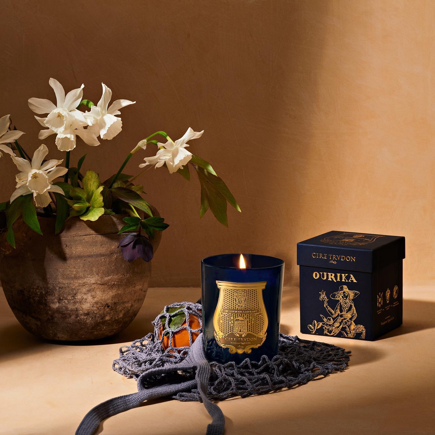 Bougie Les Belles Matières Ourika (Iris) - Maison Caldeira