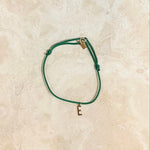 Bracelet Lettre Éternité "E"- Cordon Vert - Maison Caldeira