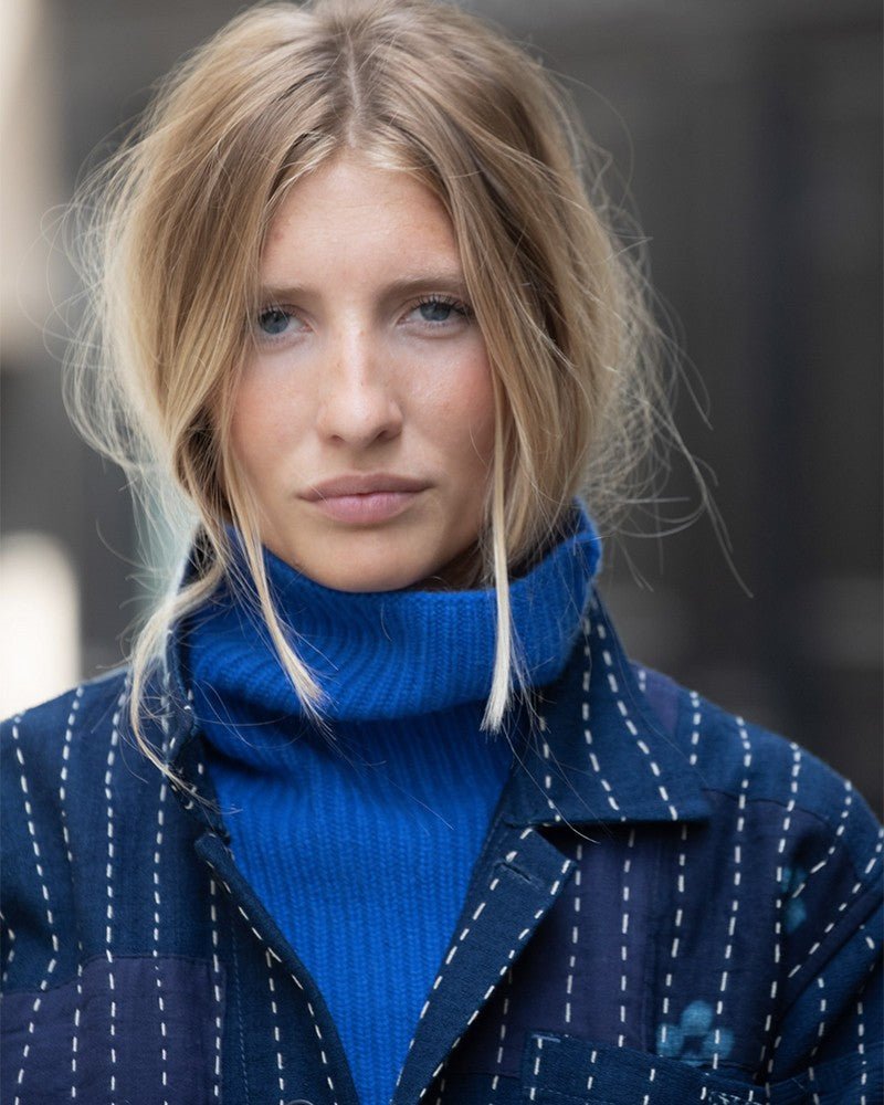 Col 100% cachemire - Bleu électrique - Koon - Design Contemporain - Maison Caldeira