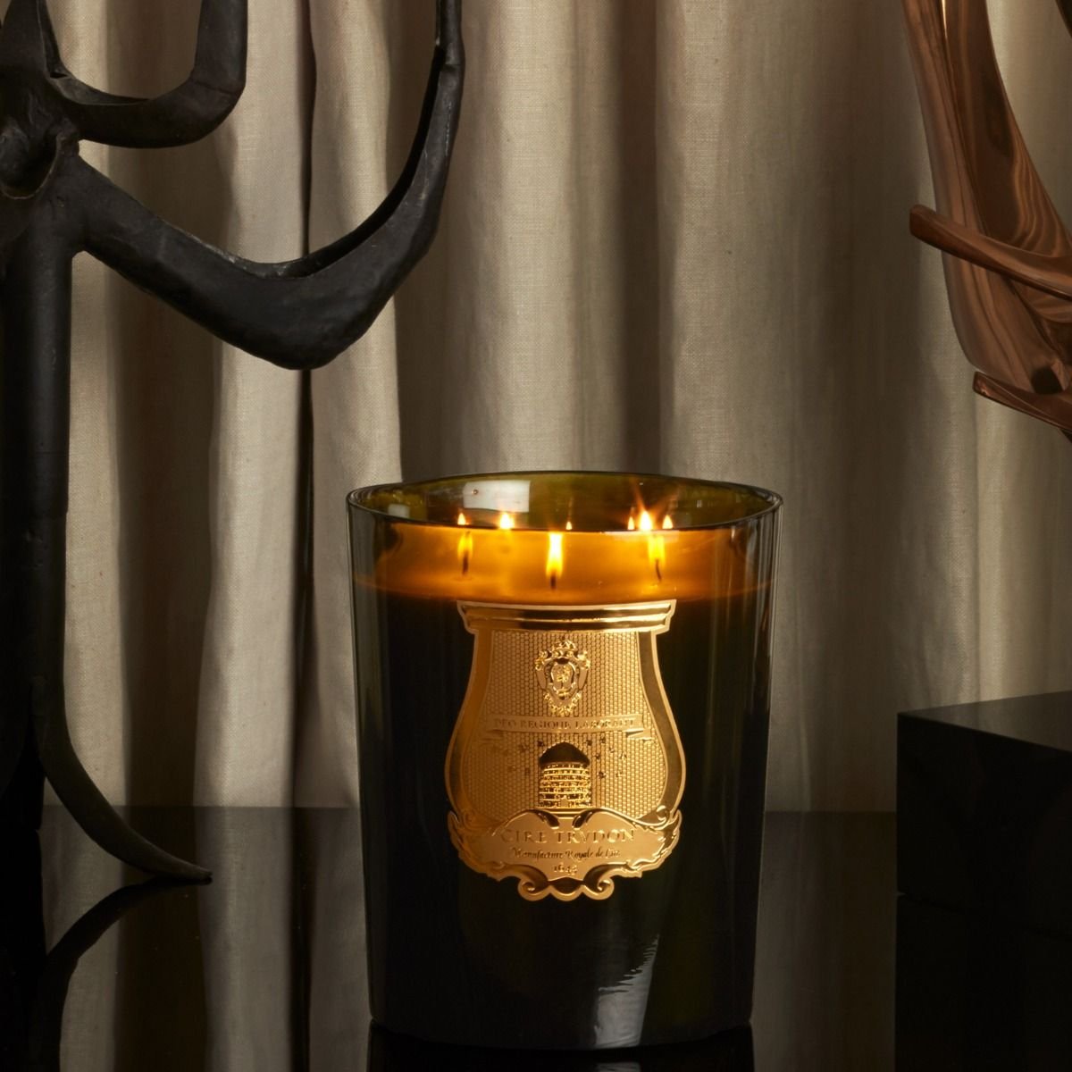 Grande Bougie Parfumée Ernesto (Cuir & Tabac) 2,8Kg - Trudon - Design Contemporain - Maison Caldeira