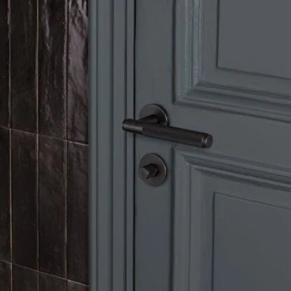 Jeu de poignées de porte / croix / bronze fumé - Buster and punch - Design Contemporain - Maison Caldeira