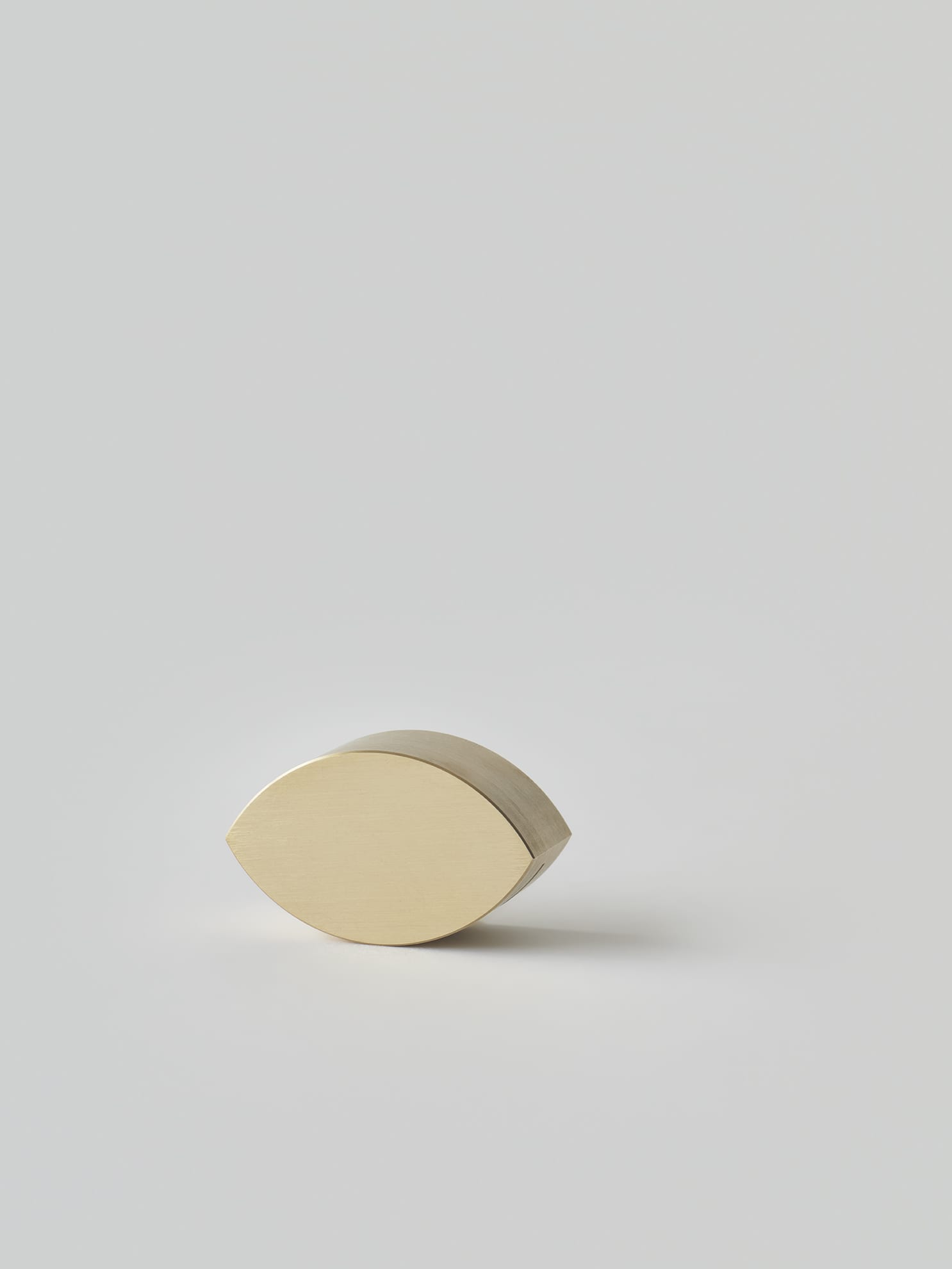 Presse Livre - Amande en laiton - New mags - Design Contemporain - Maison Caldeira