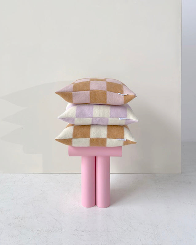 maison-caldeiraPlaid-Maison-Deux-Housse-de-Coussin-à-Damier-Terra-Rose
