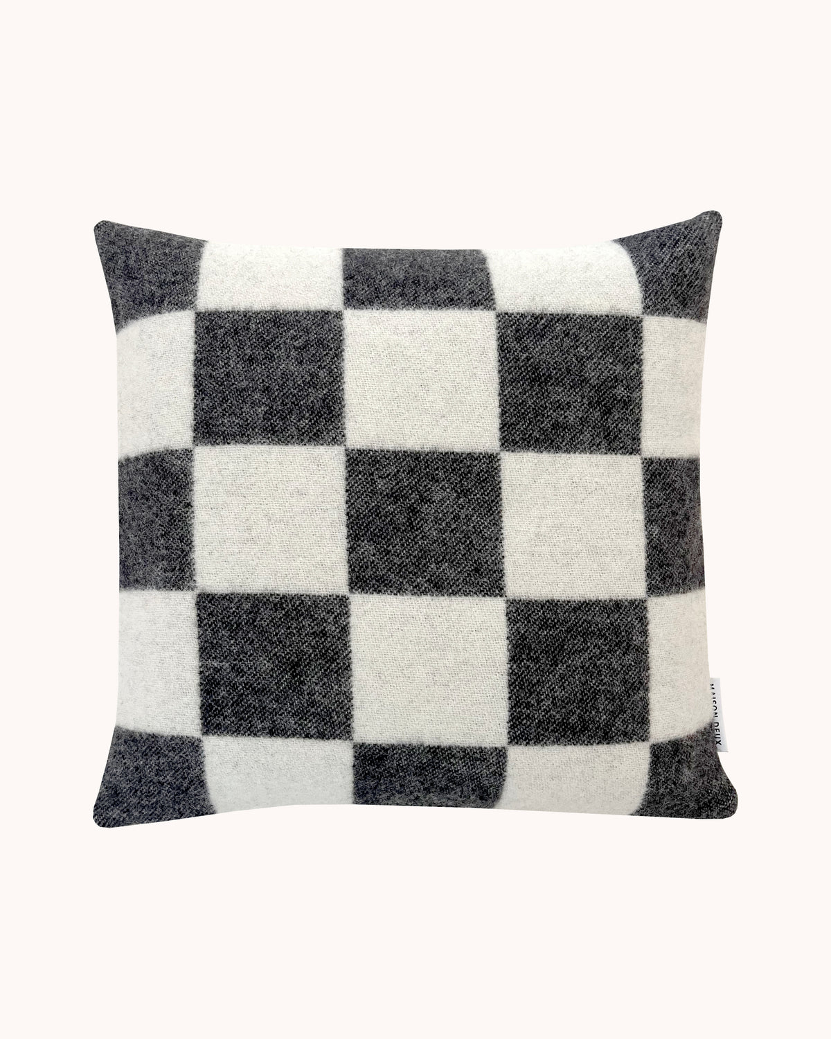 maison-caldeiraPlaid-Maison-Deux-Housse-de-Coussin-à-Damier-Noir-Blanc