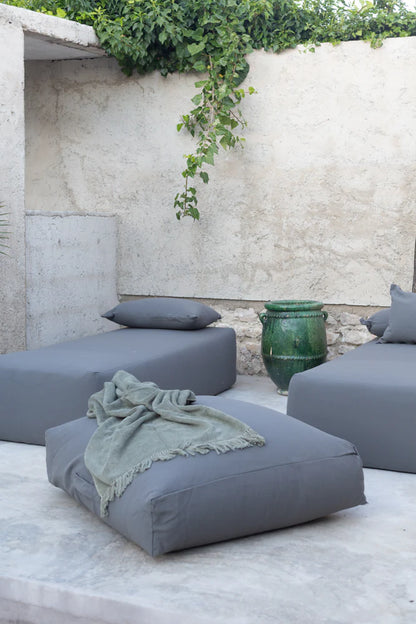 Daybed Slow gris - Bed and philosophy - Méditerranée - Maison Caldeira