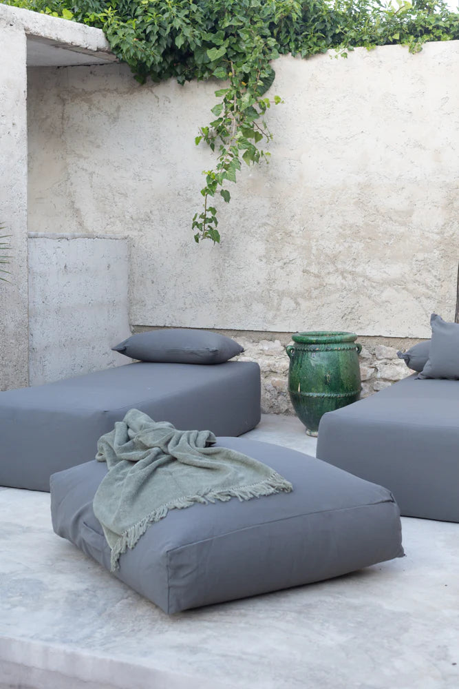 Daybed Slow gris - Bed and philosophy - Méditerranée - Maison Caldeira