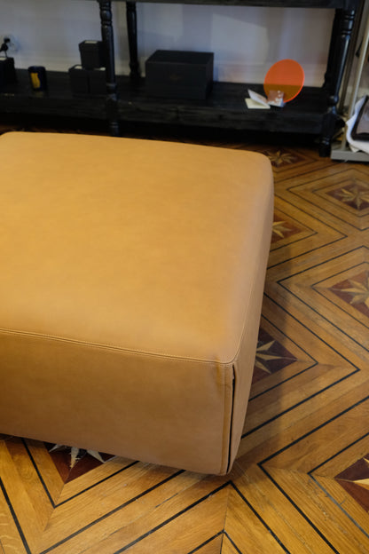 Ottoman pouf en cuir Mura - Camel - Tacchini - Design Italien - Maison Caldeira