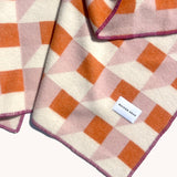 maison-caldeiraCouverture Cubis Carotte Rose – Sélection Caldeira & Maison Deux
