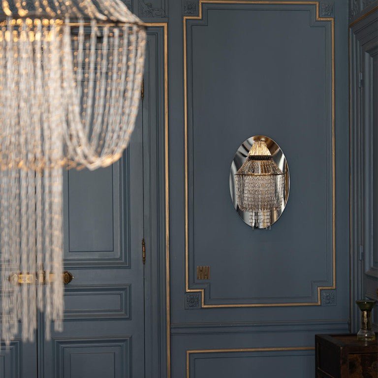 Applique Lampe C vue de profil, structure acier et cascade de chaînes, luminaire décoratif haut de gamme