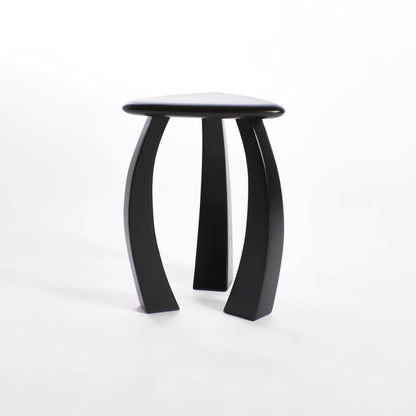 Arc de Stool '52 – Table d’Appoint en Châtaignier Noir Verni - Projects123A - Méditerranée - Maison Caldeira