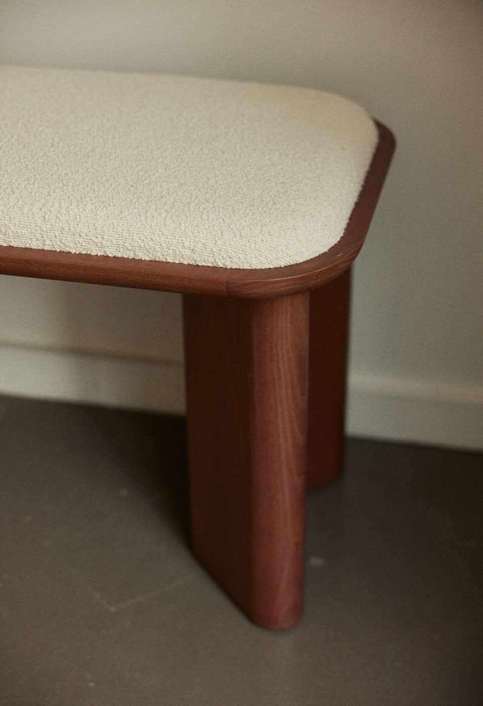 Banc Lazare - Frêne Finition Noyer - Maison Caldeira