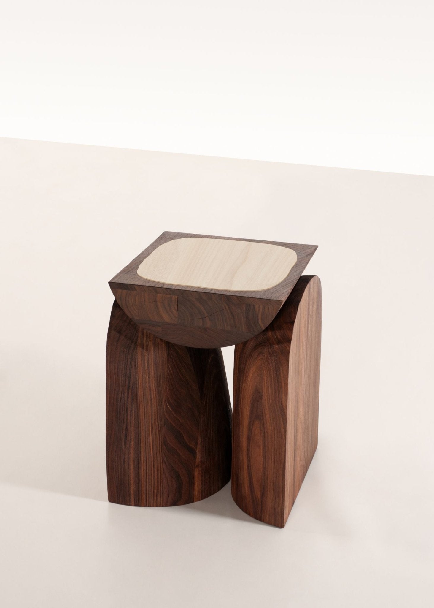 Bread Side Table - Maison Caldeira