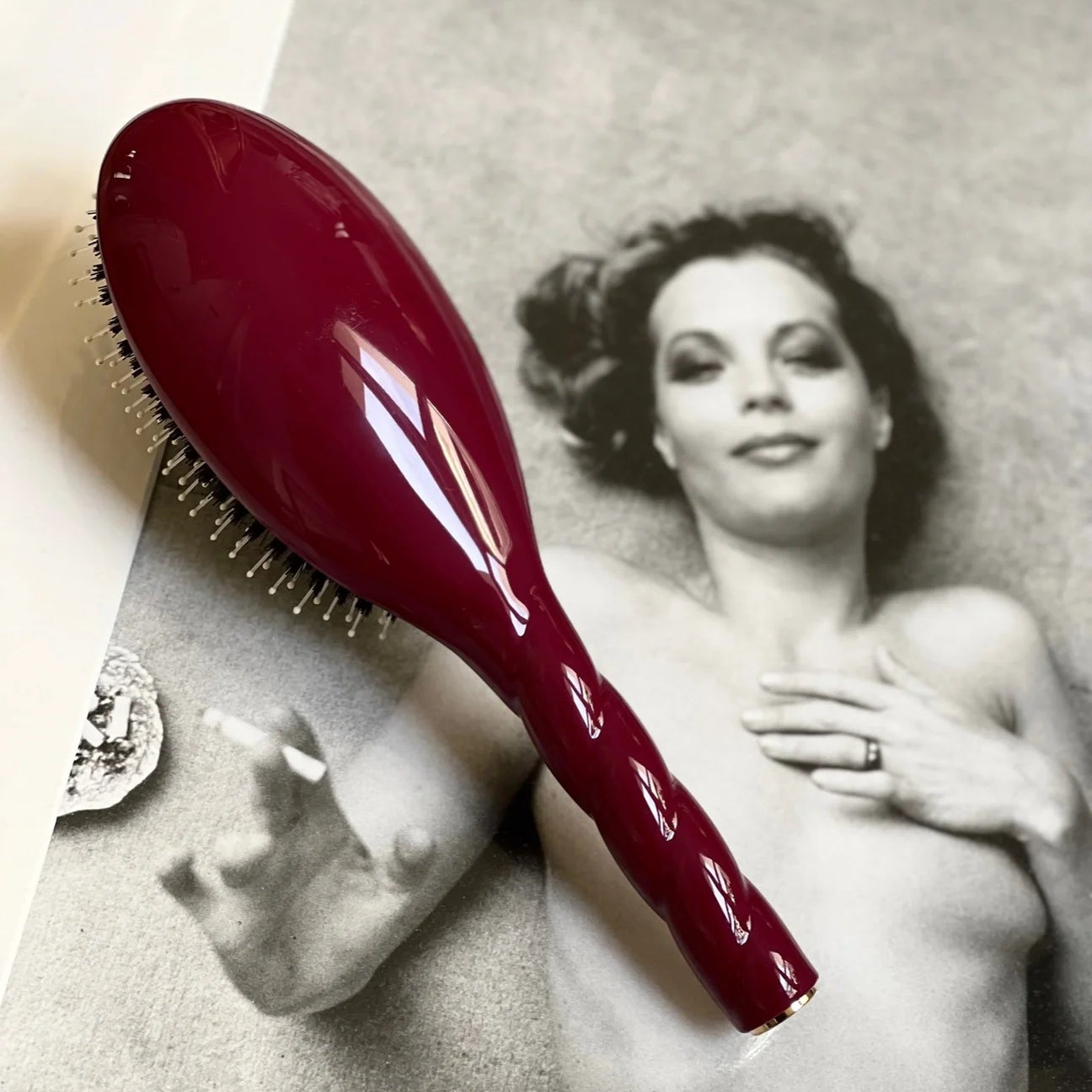 Brosse à cheveux - N°3 L’INDISPENSABLE Rouge Cerise - Maison Caldeira