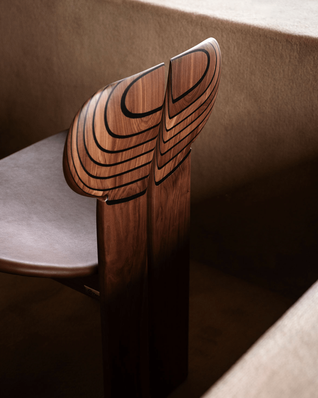 Chaise Africa par Afra & Tobia Scarpa - Maison Caldeira