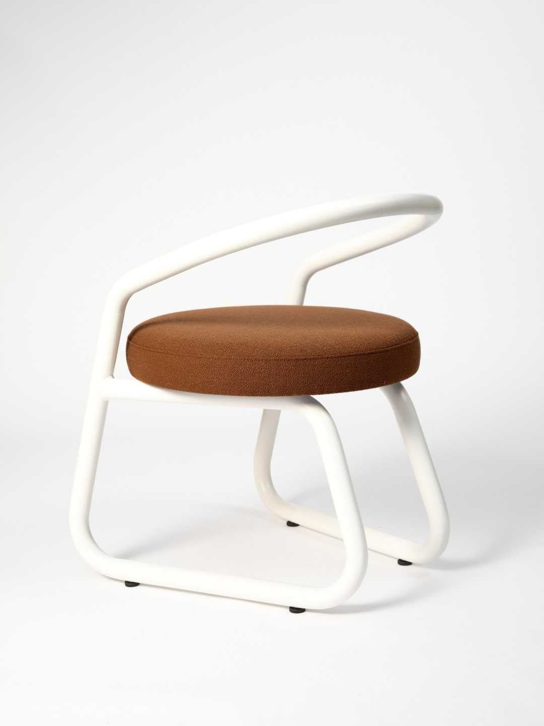 Chaise consul - Acier laqué et laine marron - Axel Chay - Design Contemporain - Maison Caldeira