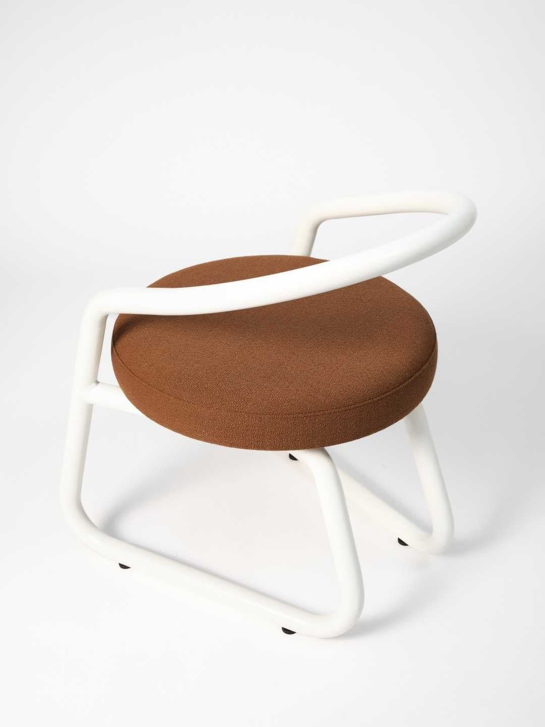 Chaise consul - Acier laqué et laine marron - Axel Chay - Design Contemporain - Maison Caldeira