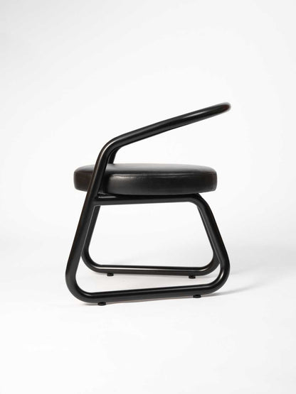 Chaise consul - Acier laqué noir et cuir noir - Axel Chay - Design Contemporain - Maison Caldeira
