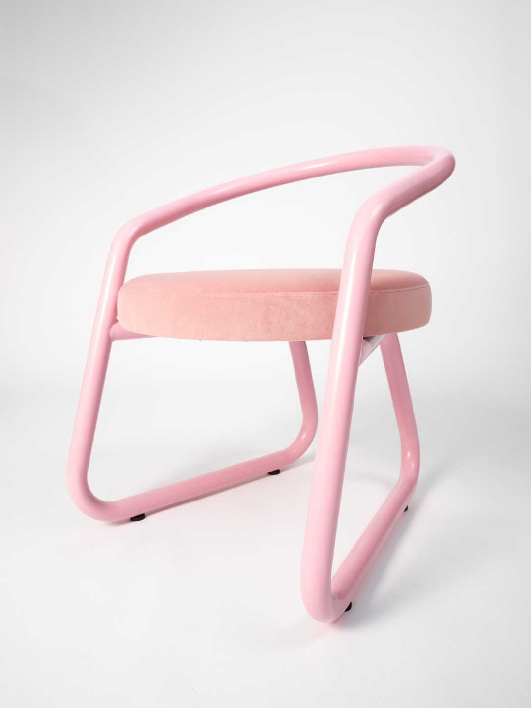Chaise consul - Acier laqué rose et velours rose - Axel Chay - Design Contemporain - Maison Caldeira