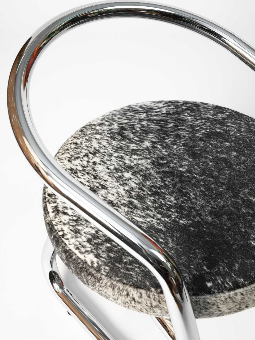 Chaise consul - Vache et Chrome - Axel Chay - Design Contemporain - Maison Caldeira