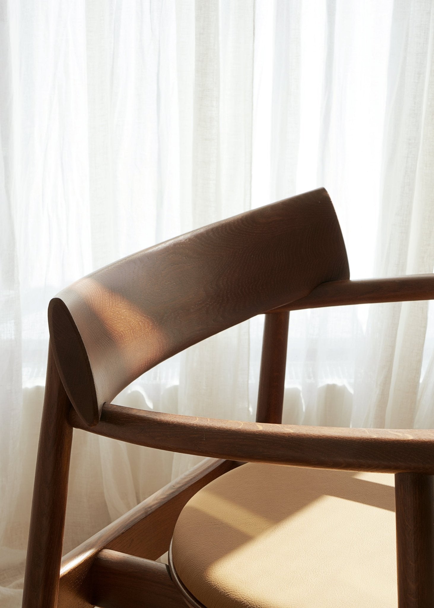 Chaise Elipsa Soft Dark Oak - Maison Caldeira