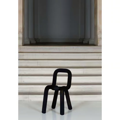 Chaise Bold noire de Moustache – design sculptural contemporain