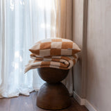 maison-caldeiraHousse de Coussin à Damier Terra Blanc – Maison Deux