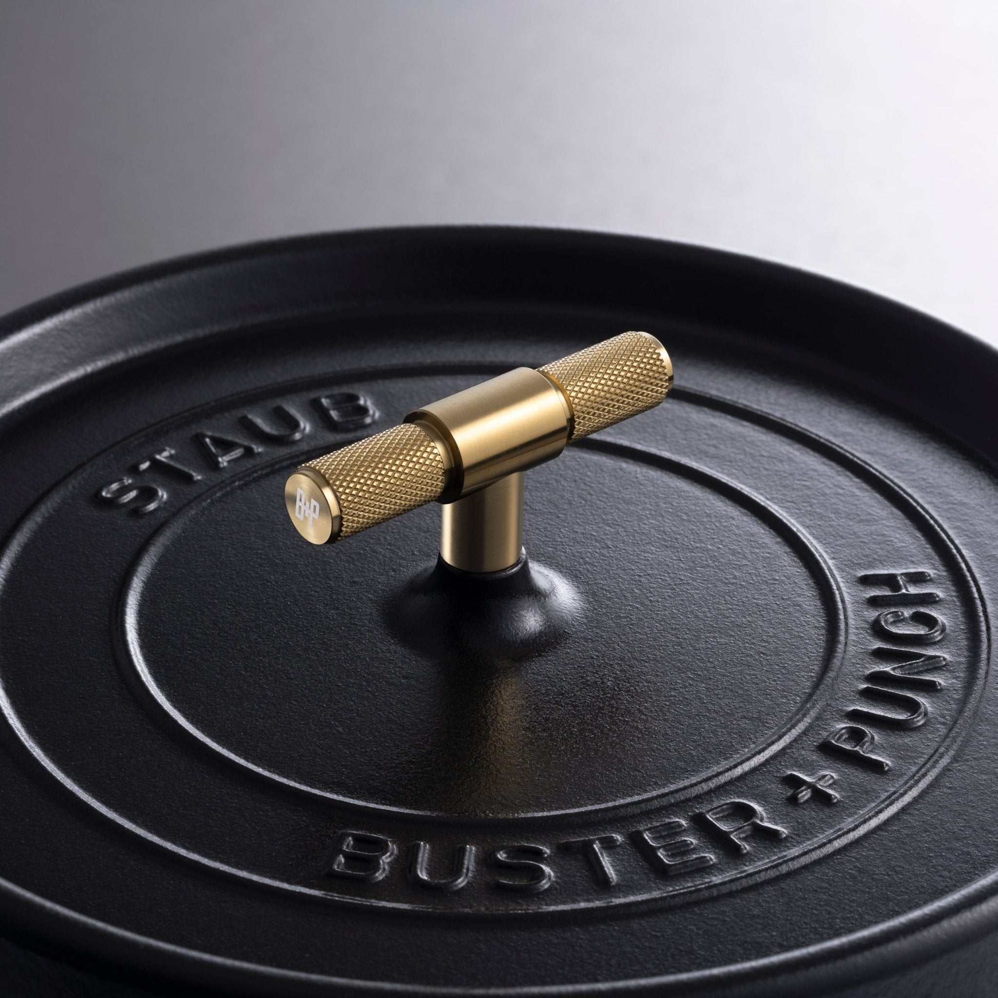 Cocotte Staub ⌀ 28CM - Buster and punch - Design Contemporain - Maison Caldeira