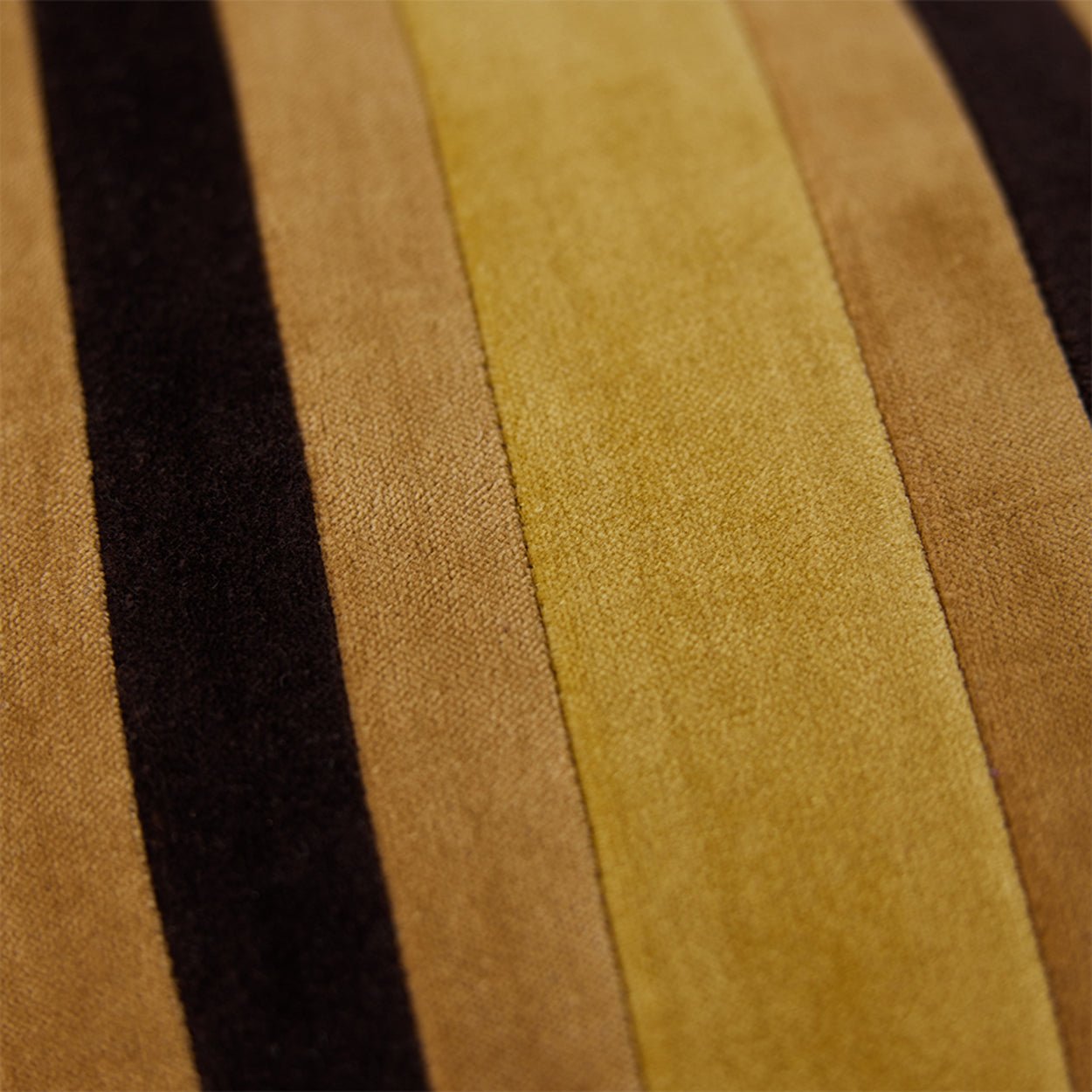Coussin en velours rayé - Maison Caldeira