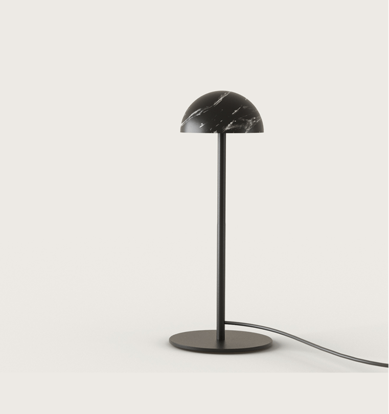 Suspension Dussa C1307 design Pepe Fornás finition laiton vieilli avec écrans marbre travertin