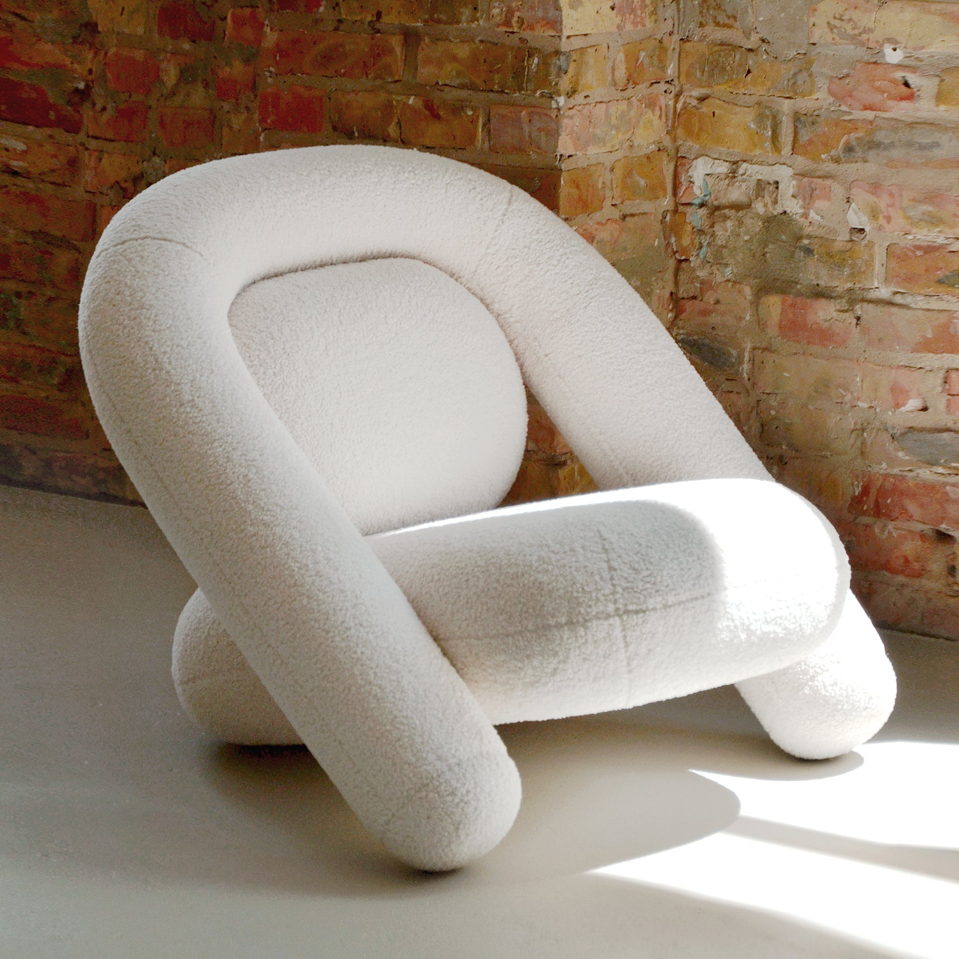 Fauteuil BUN WOO design sculptural ludique
