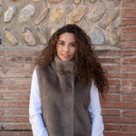 Gilet reversible en fausse fourrure moka - Aspen - Maison Caldeira