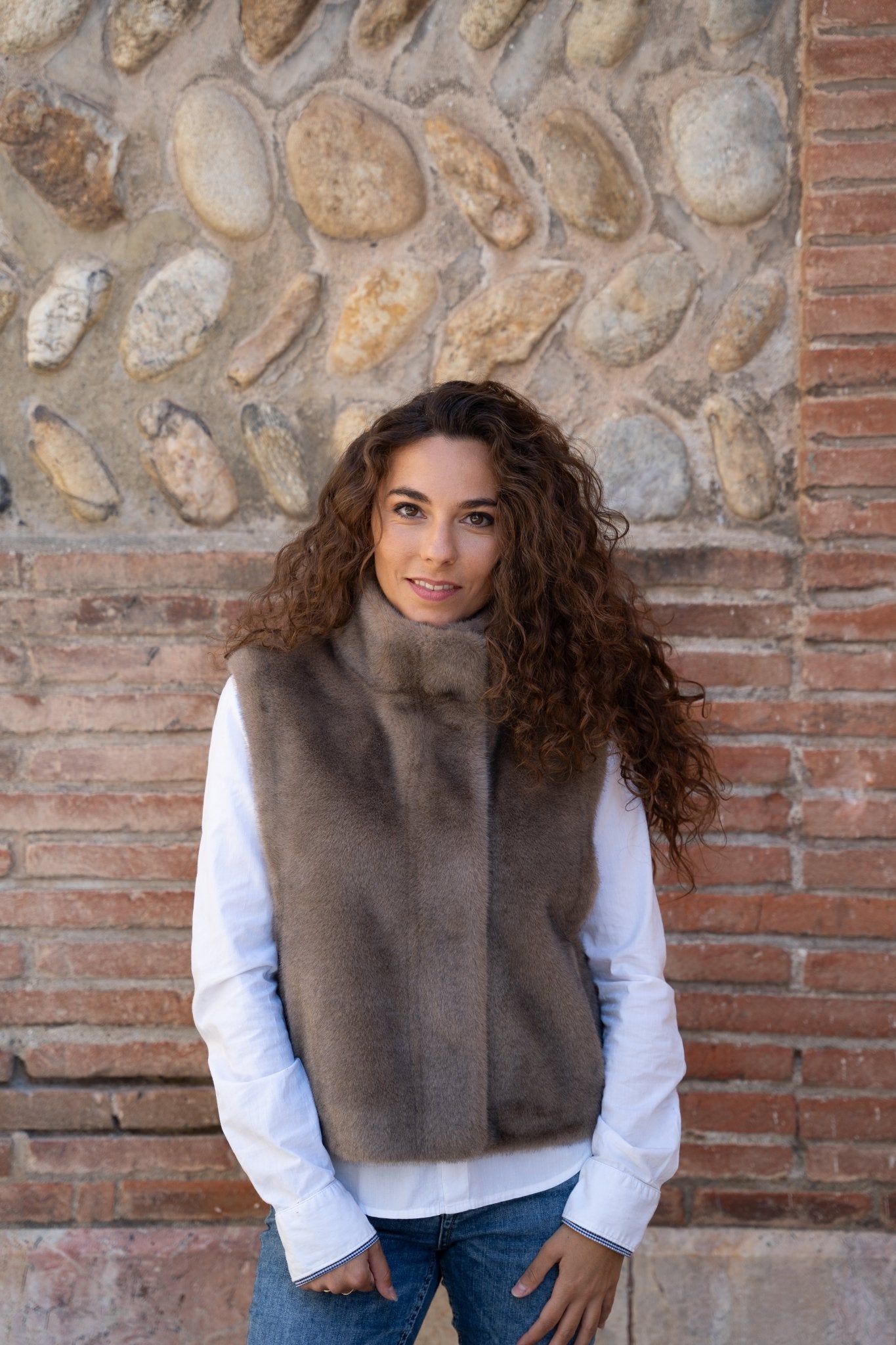 Gilet reversible en fausse fourrure moka - Aspen - Maison Caldeira