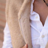 Gilet sans manches en fausse fourrure beige - Poland - Maison Caldeira