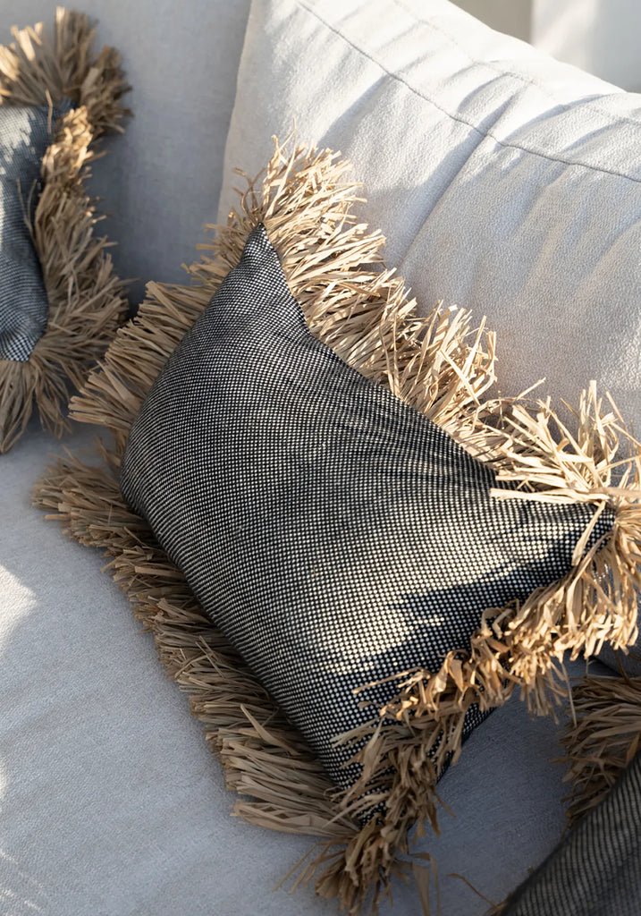 La housse de coussin en coton Bonita - Noir naturel - 30x50 - Maison Caldeira
