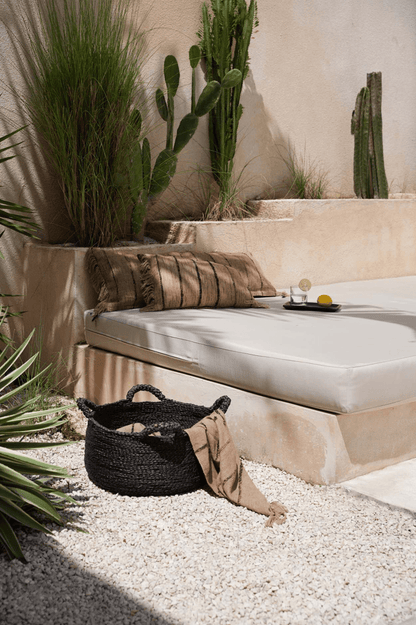 La housse de coussin Oh My Gee - Beige Noir - 35x100 - Bazar Bizar - Méditerranée - Maison Caldeira