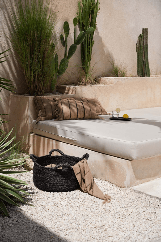 La housse de coussin Oh My Gee - Beige Noir - 35x100 - Bazar Bizar - Méditerranée - Maison Caldeira